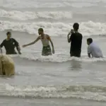 Sea swimming banned in Karachi for Eid Holidays