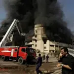 Five firefighters injured battling while extinguishing fire in Karachi factory