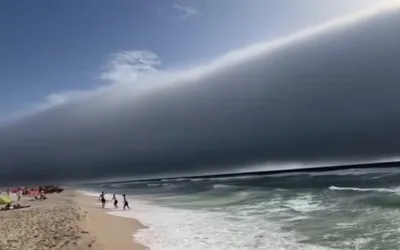 Watch: Rare cloud formation spotted at Portugal beach, Leaves people scared