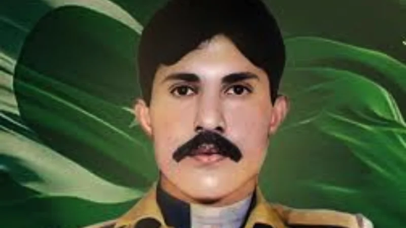 PM Shehbaz pays tribute to Havaldar Lalak Jan Shaheed