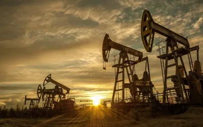 Oil prices dip amid trade tensions and growing U.S. inventories