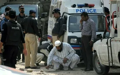 Karachi gunfight over personal dispute leaves one Cop killed, Rangers man injured