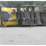 Traffic disruption on Shahrah-e-Faisal after oil tanker crash