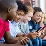 Experts Reveal the Best Age to Introduce Smartphones to Children