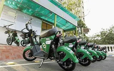 PM to announce new EV policy on Independence Day