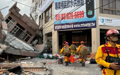 Taiwan Earthquake survivor describe it as "The Mountain Rained Rocks like Bullets