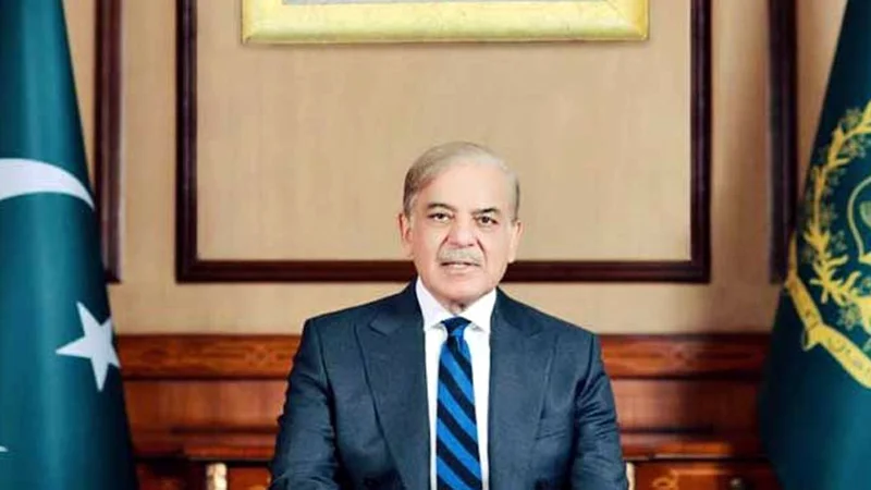 PM Shehbaz, Qatari Amir exchange Eid greetings; discuss bilateral ties