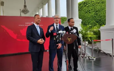 President Widodo calls on Apple CEO to expand manufacturing operations in Indonesia