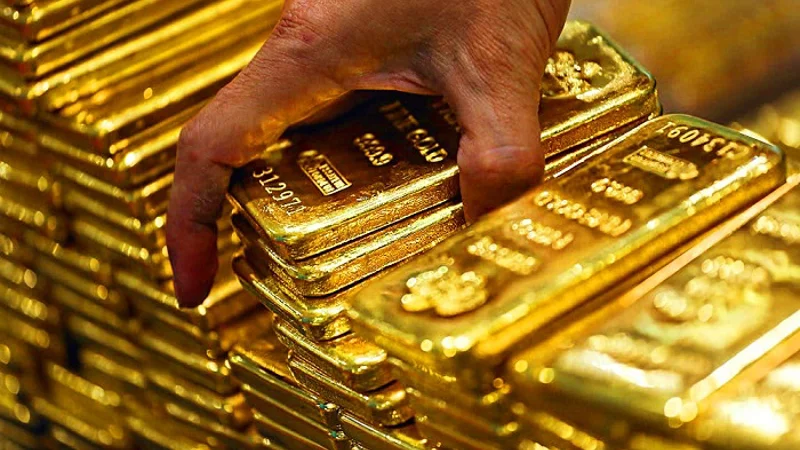 Gold price in Pakistan on April 18 down by Rs1,700 to Rs250,200/ tola