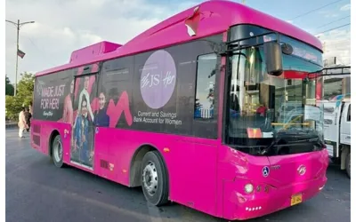 Karachi Pink Bus offer free travel for women on Routes R3, R9