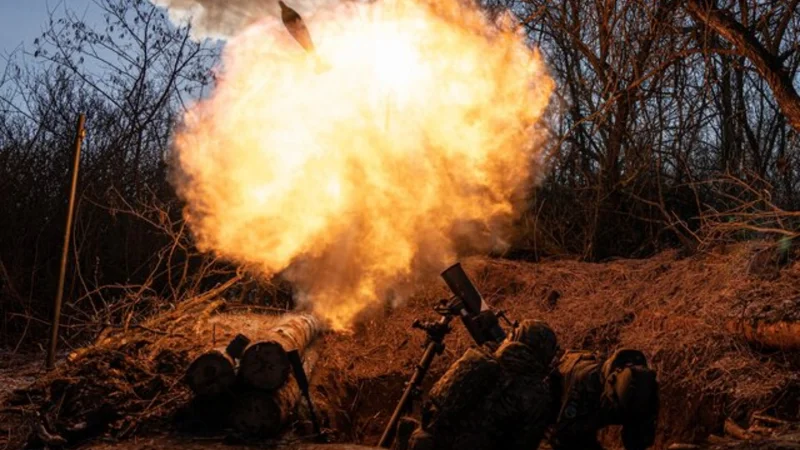 Ukrainian and Russian forces artillery fire drones on each other, at least seven dead