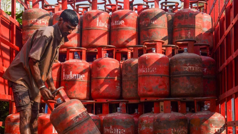 LPG price reduced by Rs 11.88 per kg