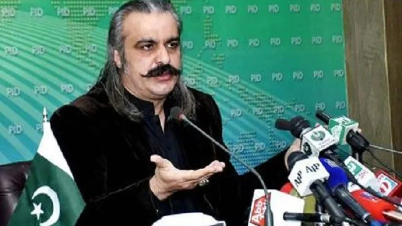 Gandapur asks federal govt to remove KP chief secretary