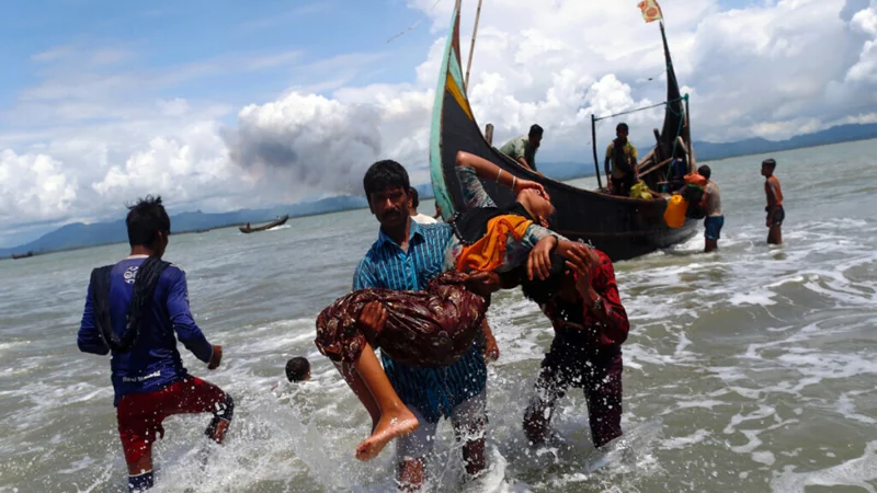 Indonesian rescuers race to save Rohingya refugees from capsized boat