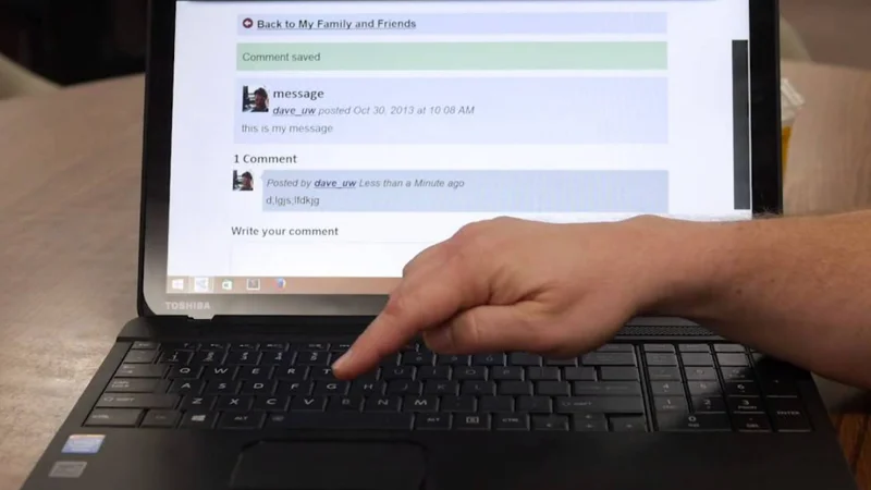 How to zoom in and out on laptop via keyword