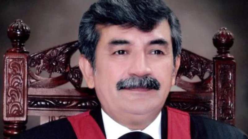 LHC Judge resigns