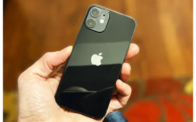 Apple forecasts decrease in iPhone sales