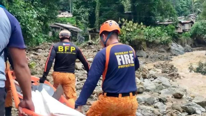 Landslide in Southern Philippines: Two Buses Buried, 11 people Injured