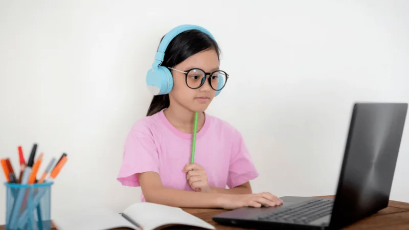KHDA calls for online classes from school due to unpredictable Dubai weather