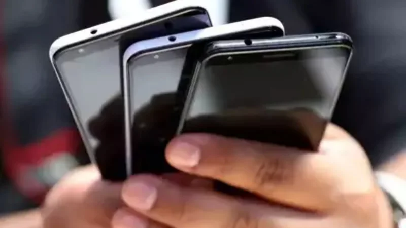 India Fears Losing Smartphone Export Race to China, Vietnam