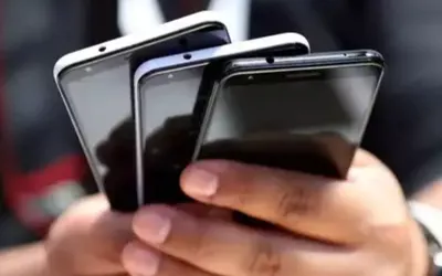 India Fears Losing Smartphone Export Race to China, Vietnam