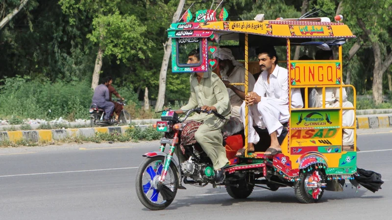 LHC hints to seal Chingchi rickshaw manufacturing factories