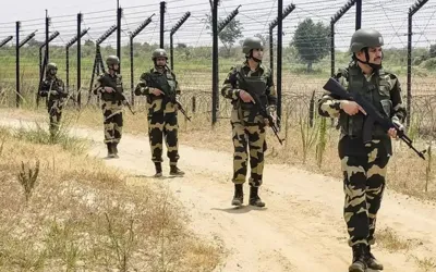 Tarar warns of possible Indian military strike in 24-36 hours