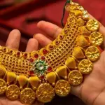 Gold price surge by Rs 3500 per tola in Pakistan