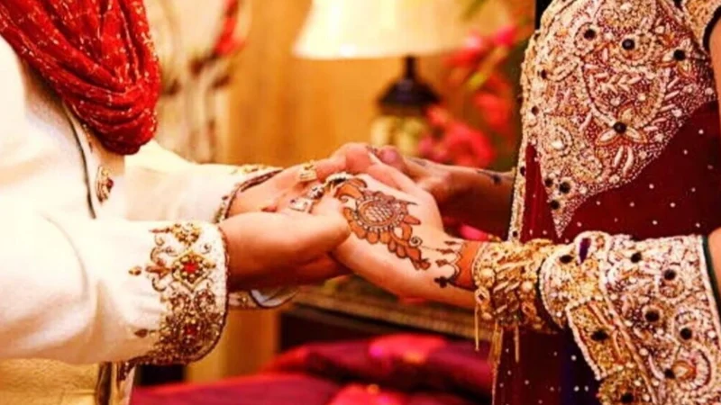 Brawl erupts between bride and groom’s families at wedding hall