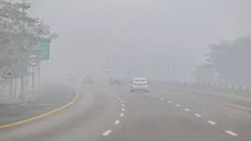 Motorway sections shut down as fog blankets parts of Punjab