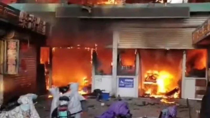 China market blaze kills eight, injures 15