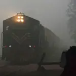 Fog disrupts train schedule in Pakistan