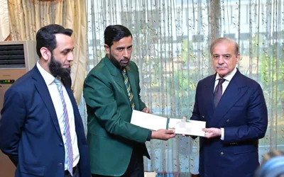 PM lauds Pakistani players for winning global championships