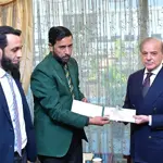 PM lauds Pakistani players for winning global championships
