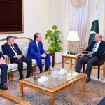 Prime Minister vows to ensure smooth procedures for investors