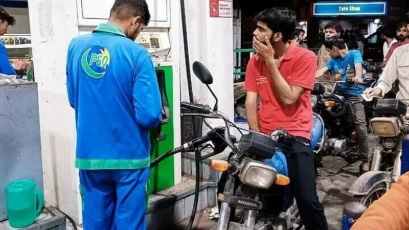 Govt increases petrol by Rs1, diesel by Rs7 per litre