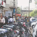 Karachi mayor removes parking fees at KMC sites