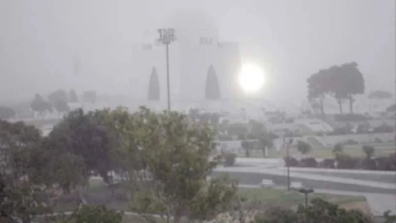 Karachi to experience sun, fog, and cloudy skies