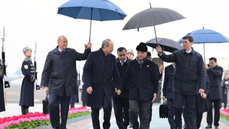 Prime Minister arrives in Uzbekistan official visit