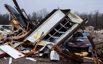 At least 33 dead as tornadoes ravage central US