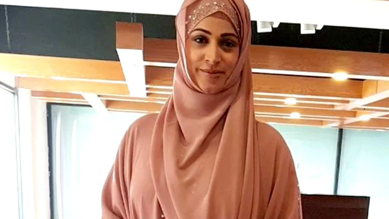 Noor Bukhari criticizes neighbors after receiving notice for food distribution