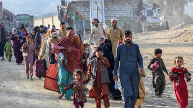 Pakistan to not extend Mar 31 deadline for expulsion of illegal Afghans