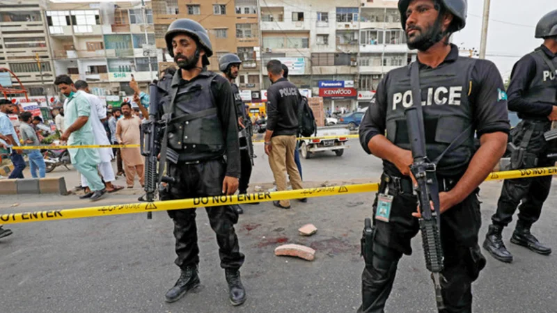 Three policemen injured in cracker attack in Karachi