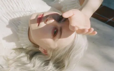 Singer Phoebe Bridgers introduces no-phone concert policy, shocks fans