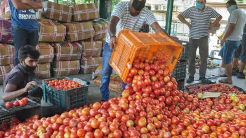 Tomato prices surge in Peshawar before Eid-ul-Adha
