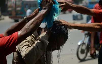 High tempratures to persist throughout country