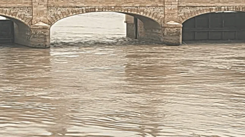 CM Shah inspects repairing work of Sukkur barrage’s gates