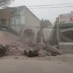 LDA smashed/seals eight illegal buildings in Lahore