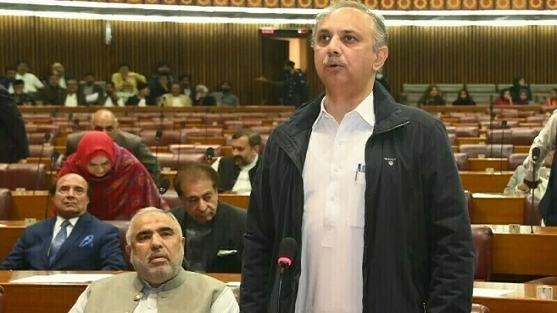 PM’s offer: PTI seeks release, Imran, political prisoners