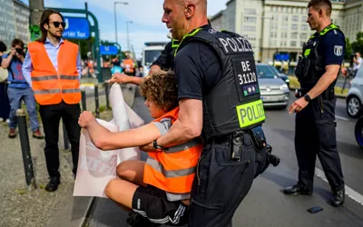UK Police detain 27 climate activists over airport protests